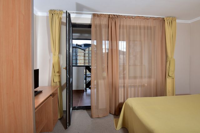 Snezhanka Hotel - One bedroom apartment (3ad+1ch or 4 adults)