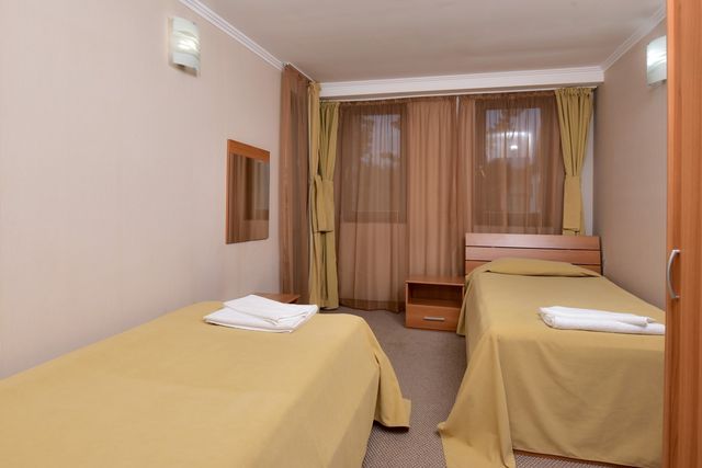 Snezhanka Hotel - Two bedroom apartment (4ad+1ch or 5 adults)