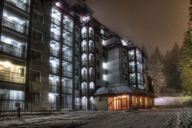 Kamelia Hotel - Kamelia hotel by night