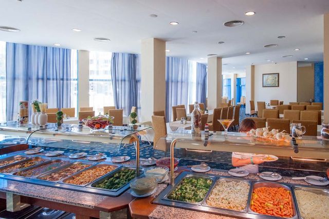 Primorsko Del Sol Hotel - Food and dining